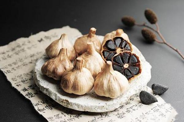 Công dụng tuyệt vời của ‘thần dược tỏi đen’ khiến các nhà khoa học phải ngạc nhiên - 1 Công dụng tuyệt vời của ‘thần dược tỏi đen’ khiến các nhà khoa học phải ngạc nhiên - 1
