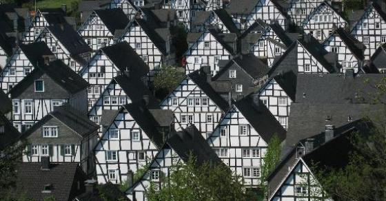 42 1 Freudenberg  Thi Tran Doc Nhat Nuoc Duc Voi Hang Chuc Nha Trong Nhu 1 Tim Nha Gian Nan Chang Khac Gi Mo Kim Day Be