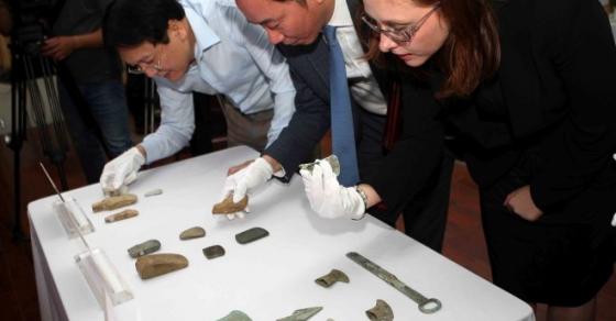 42 2 Tiep Nhan 18 Co Vat Viet Nam Hoi Huong Tu Duc