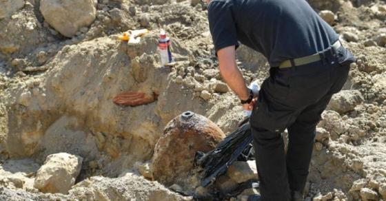 42 1 Duc So Tan 18500 Nguoi De Vo Hieu Hoa Qua Bom