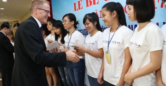 Đưa gần 300 điều dưỡng viên sang Đức làm việc - Ảnh 1. 42 1 Dua Gan 300 Dieu Duong Vien Sang Duc Lam Viec