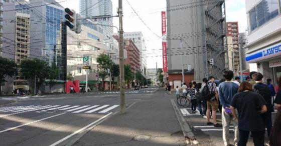 42 2 Canh Tuong Xep Hang Ngay Ngan Mua Do Sau Dong Dat Cua Nguoi Dan Nhat Ban Khien Ca The Gioi Nguong Mo