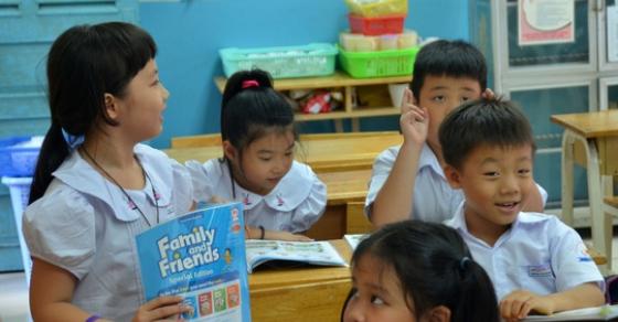 Lãng phí hàng ngàn tỉ đồng vì sách giáo khoa - Ảnh 1. 42 2 Viet Nam Lang Phi Hang Ngan Ti Dong Vi Sach Giao Khoa Di Nguoc Lai Voi The Gioi