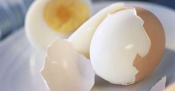 Luộc trứng theo cách này thì trăm quả như một, vỏ không bao giờ bị nứt hay vỡ mà vẫn giữ được đủ dưỡng chất