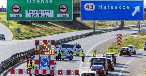 42 4 Tong Thong Trump Muon Bo Cap Quoc Tich Cho Tre Sinh O My Quan Chuc Trung Quoc Bi To An Cap Du Lieu