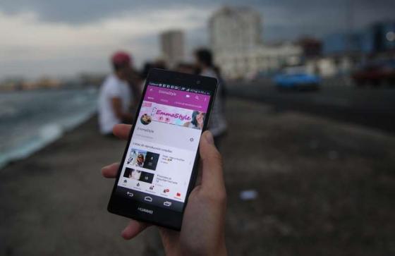 42 1 Cuba Lan Dau Cap Internet 3g Cho Dien Thoai Di Dong