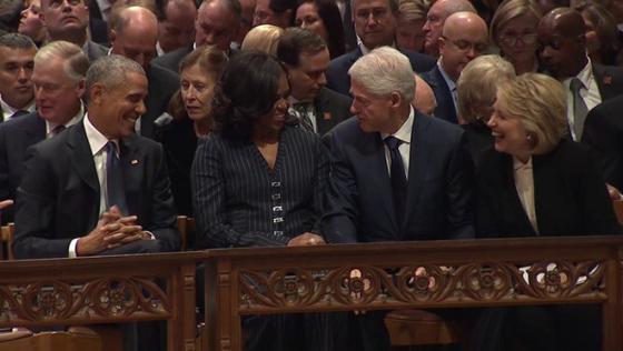 42 2 Buc Anh Truoc Sau Dat Gia Va Noi Co Don Tan Cung Cua Su Tu Trump Giua Le Tang Day Nuoc Mat