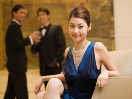 Bất cứ phụ nữ nào, dù đẹp hay không đều hấp dẫn đàn ông, miễn là … của lạ