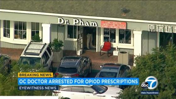 42 1 Mot Bac Si Goc Viet Bi Bat Vi Ban Trai Phep Toa Thuoc Co Chat Gay Nghien