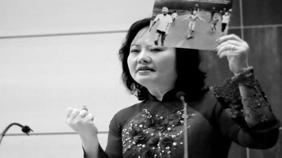 42 1 Em Be Napalm Duoc Trao Giai Thuong Dresden Tai Duc