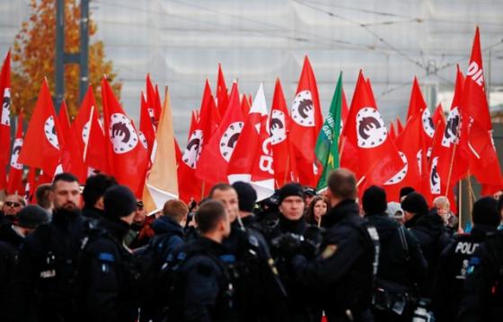 42 1 Nguoi Duc Lo So Khi Cuc Huu Thi Uy Lap Doi Tu Ve