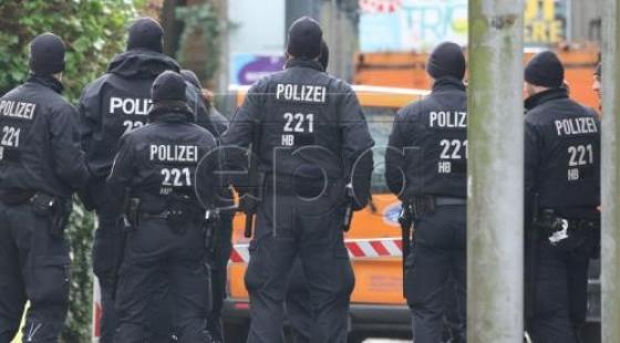 42 1 De Doa Danh Bom Hang Loat Toa An Duc