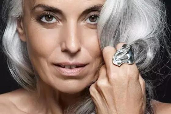 42 2 Cu Ba 64 Tuoi Van Xinh Dep Nho Kien Tri Lam 2 Dieu Nay Suot 20 Nam Qua