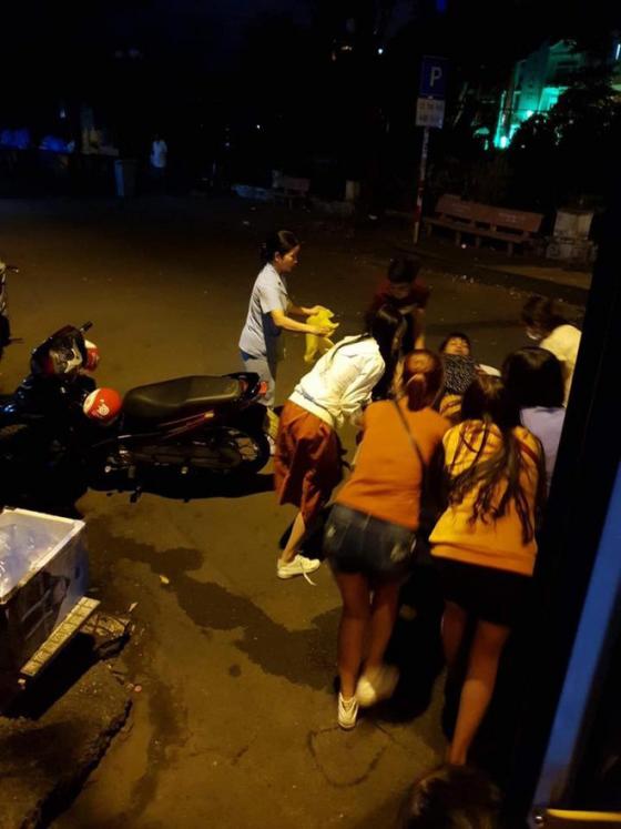 42 4 De Toi Cho Luon Cho Quyet Dinh Cua Tai Xe Va Phu Xe Trong Toi Cuoi Nam Gay Sot Mxh