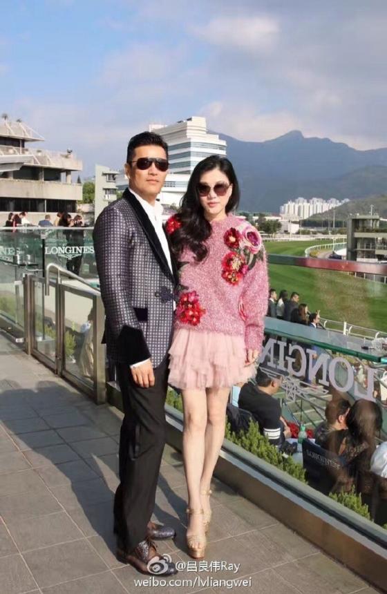 42 7 Ty Phu Noi Tieng Hong Kong Sinh Ra O Viet Nam Dien Vai Khet Tieng Chan Tu Dan Phai Den Xin Hoc Hoi