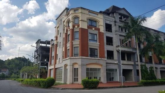 42 14 Lanh Nguoi Ben Trong Sieu Du An 2 Ty Do O Xu Lang