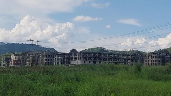 42 17 Lanh Nguoi Ben Trong Sieu Du An 2 Ty Do O Xu Lang