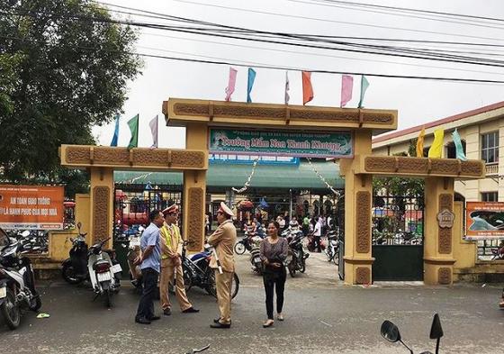 42 1 Kinh Hai Truong Mam Non Cho Tre An Thit Ga Thoi