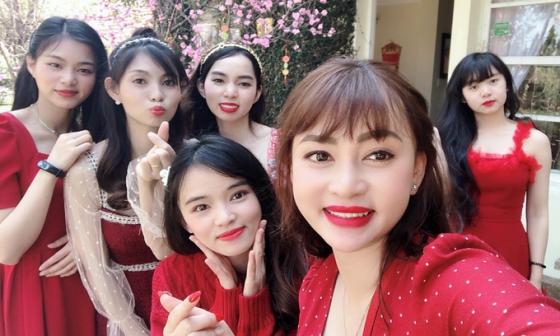 42 1 Gia Dinh Da Lat Co Co 6 Con Gai Cung Ten An