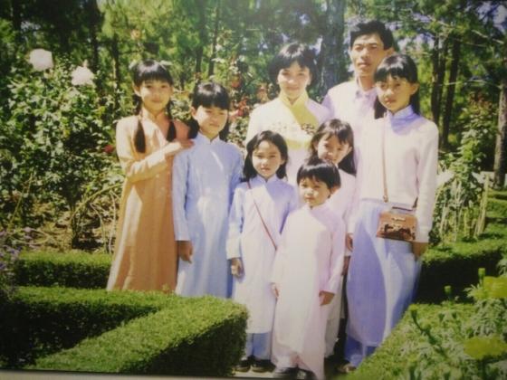 42 5 Gia Dinh Da Lat Co Co 6 Con Gai Cung Ten An