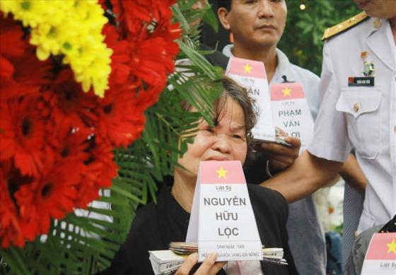 42 5 Dong Doi Nguoi Than Da Nang Tuong Niem 64 Liet Si Gac Ma