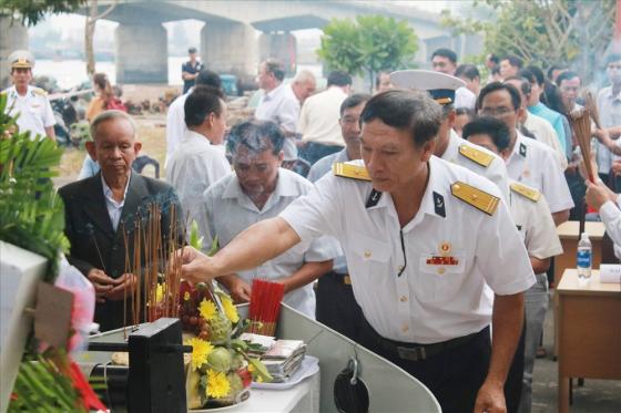 42 8 Dong Doi Nguoi Than Da Nang Tuong Niem 64 Liet Si Gac Ma