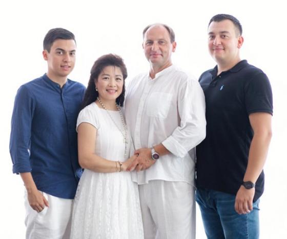 42 1 30 Nam Ben Nhau Cua Nguoi Dan Ong Duc Va Co Gai Ha Noi