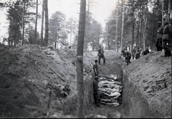 42 16 Ky Uc Kinh Hoang Cua Nhung Cuoc Diet Chung Tan Bao Nhat Trong Lich Su Nhan Loai