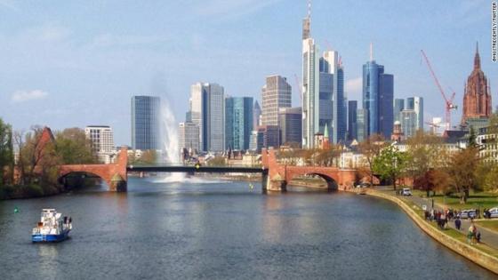 42 1 Duc So Tan 600 Nguoi Pha Qua Bom The Chien 250 Kg Nam Duoi Day Song