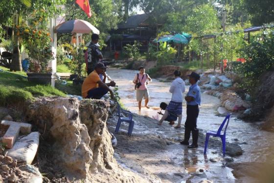 42 1 Vi Sao Thu Phi Tham Quan Thang Canh Tu Nhien Suoi Tien  Phan Thiet