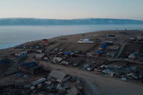 42 2 Noi Lo Cua Nguoi Nga Khi Du Khach Trung Quoc Do Bo Hon Ngoc Baikal