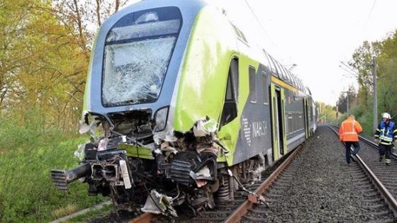 42 1 Schleswig Holstein Tau Va Cham Xe Dau Keo Khien It Nhat 20 Nguoi Bi Thuong