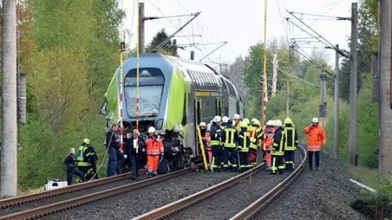 42 7 Schleswig Holstein Tau Va Cham Xe Dau Keo Khien It Nhat 20 Nguoi Bi Thuong