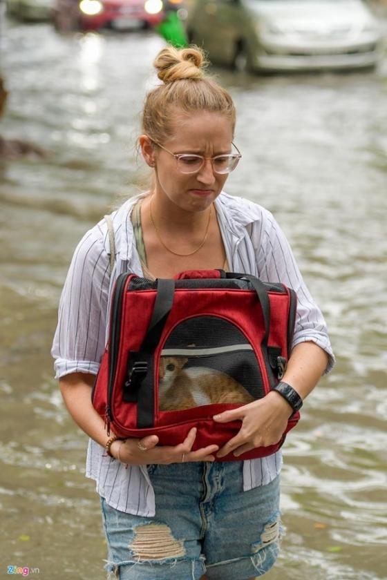 42 7 Khach Tay Nga Song Soai O Khu Nha Giau Sai Gon