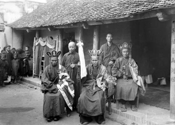 42 3 18 Buc Anh Hiem Ve Cuoc Song O Viet Nam Cua Ong Cha Ta 100 Nam Truoc So 4 Rat Dang De Xem