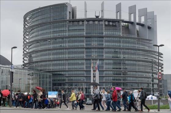 42 1 Nhung Thach Thuc Bua Vay Nghi Vien Chau Au