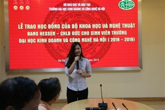 42 1 Le Trao Hoc Bong Hessen   Chlb Duc Tai Truong Dai Hoc Kinh Doanh Va Cong Nghe Ha Noi