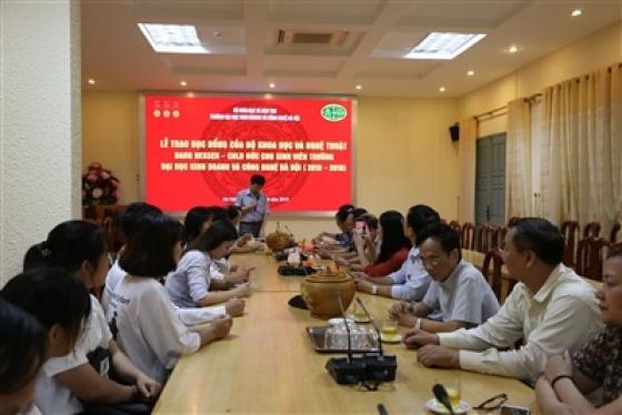 42 2 Le Trao Hoc Bong Hessen   Chlb Duc Tai Truong Dai Hoc Kinh Doanh Va Cong Nghe Ha Noi