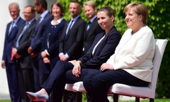 42 1 Ba Merkel Ngoi Trong Le Don Thu Tuong Dan Mach Sau 3 Lan Run Ray