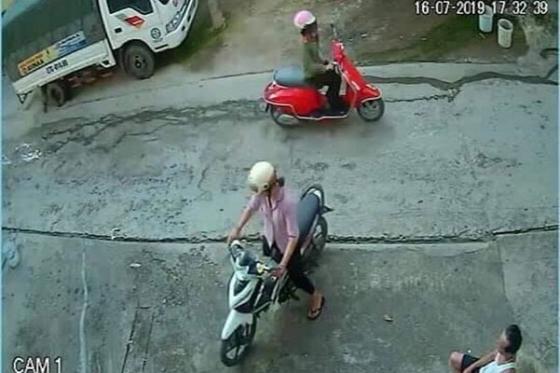 42 2 Nguoi Me Tre Dien Bien Mat Tich Dang O Quang Ngai Khong Nhan Ra Chong Con