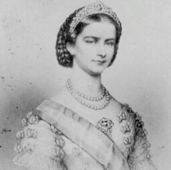 42 2 Bao Tang Duc Tim Thay Bia Mo Nang Bach Tuyet Doi Thuc