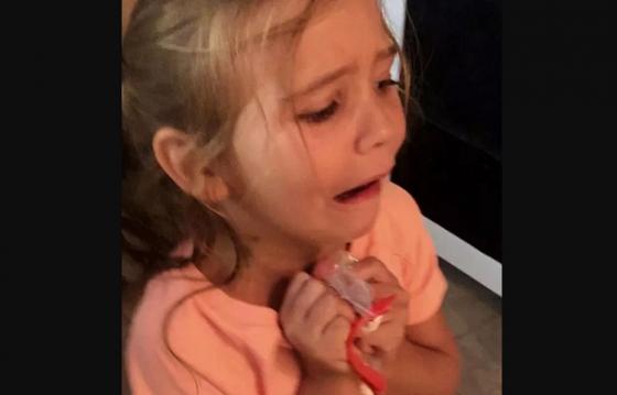 42 1 Cach Xu Ly Tuyet Voi Cua Me My Khi Thay Con Nem Do Vi Khong Vua Y