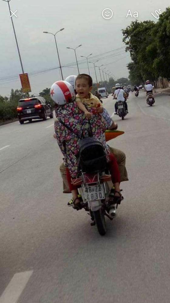 42 5 Truy Tim Hinh Anh Em Be Khoc Tren Duong Nghi La Be Trai 6 Tuoi Mat Tich Bi An O Quang Binh