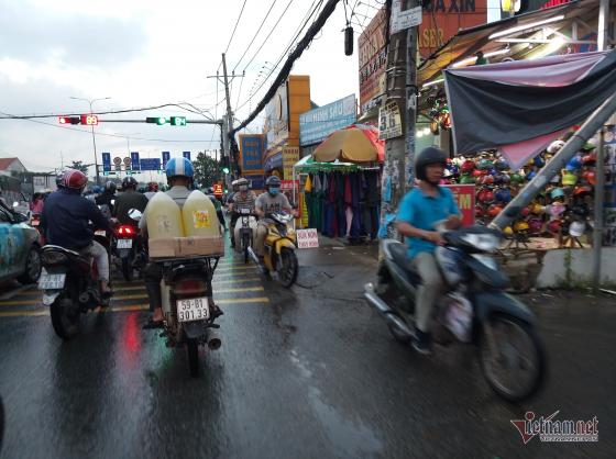 42 3 Ham Chui Ngap Nua Met Nuoc Lenh Lang Can Loi Ve Cua Nguoi Sai Gon