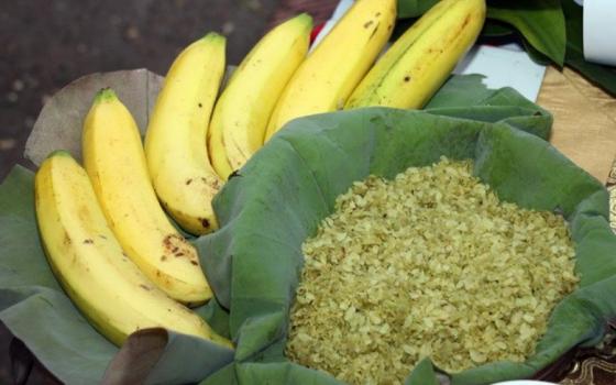 Khám phá bí quyết cốm xanh 'chuẩn Hà Nội' không nhuộm màu