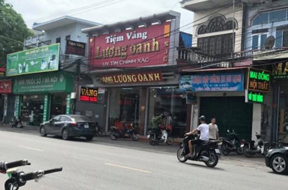 42 1 Nghi Pham Cuop Tiem Vang O Quang Ninh Tung Vao Truong Giao Duong