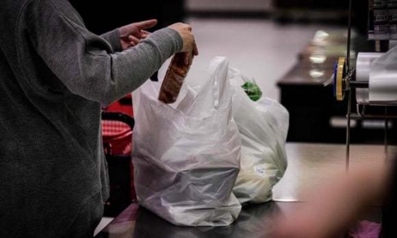 42 1 Sieu Thi Lap Gio Im Lang Cho Khach Hang Bi Benh Tu Ky