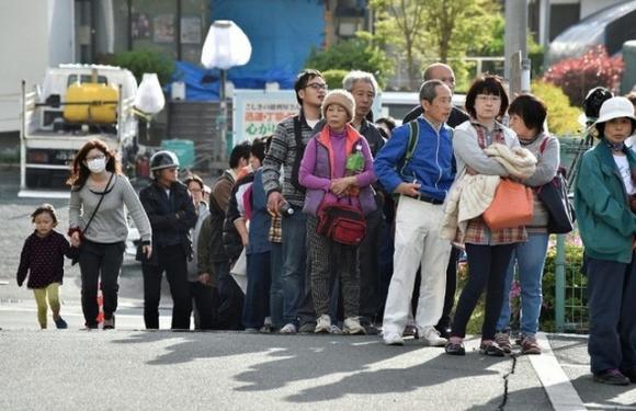 42 16 Khi Dat Nuoc Bi Thien Tai Tan Cong Nhung Nguoi Vo Nhat Ban Da The Hien Ky Nang Khong Chi Com Ao Ma Con Giup Ca Gia Dinh Sinh Ton