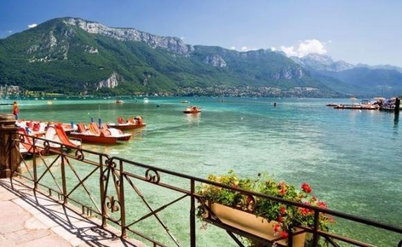 42 2 Annecy Lang Co Xinh Dep Duoc Menh Danh Venice Nuoc Phap