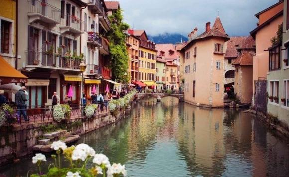 42 3 Annecy Lang Co Xinh Dep Duoc Menh Danh Venice Nuoc Phap